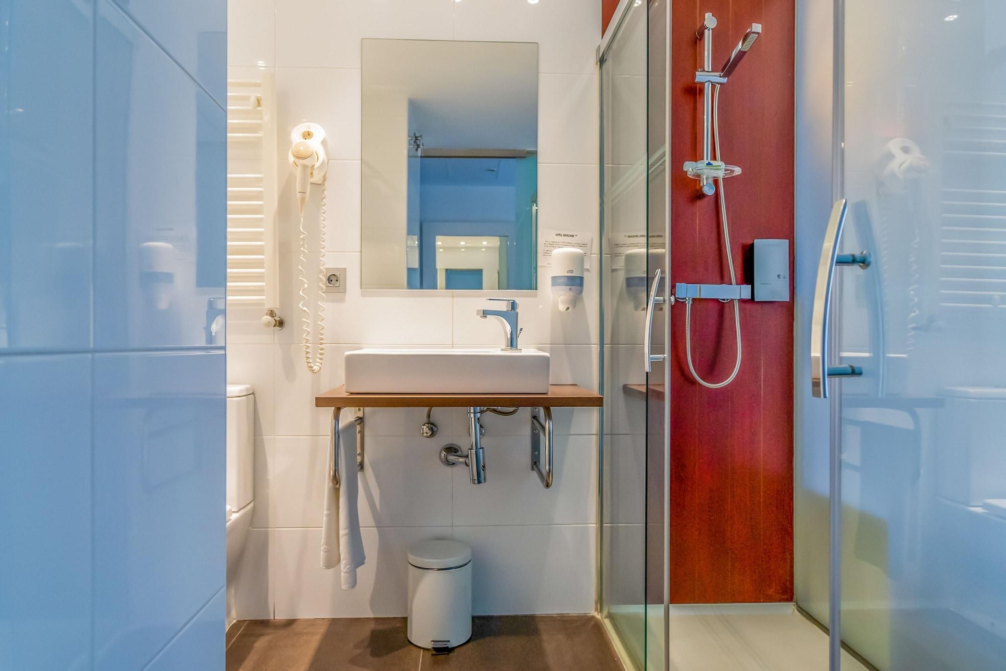 Apolonia Hotel 3*